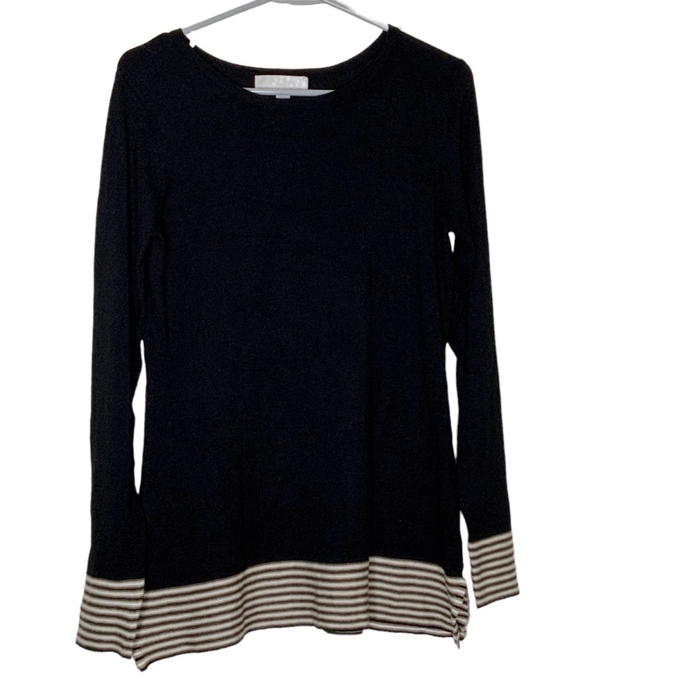 CAROLYN Taylor black top with stripe details. Size S
